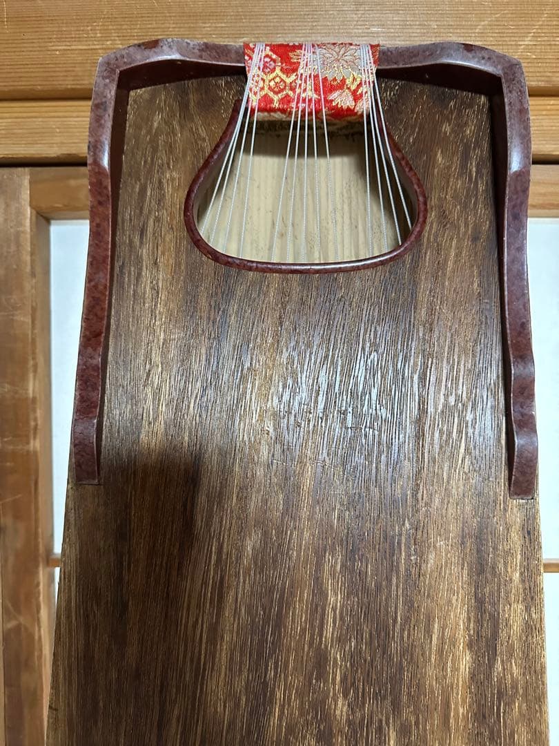木製ダークブラウン筝 13弦 金箔装飾