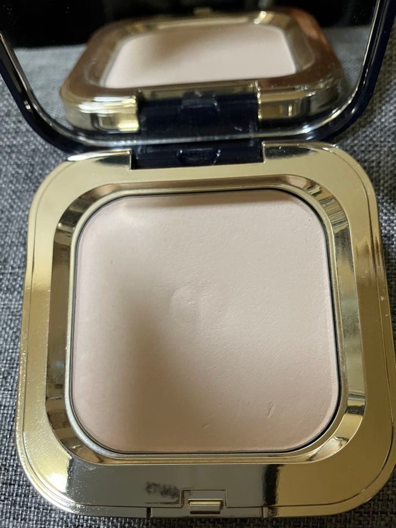 資生堂　クレドポーボーテ　プードルコンパクトエサンシルn フェイスパウダー