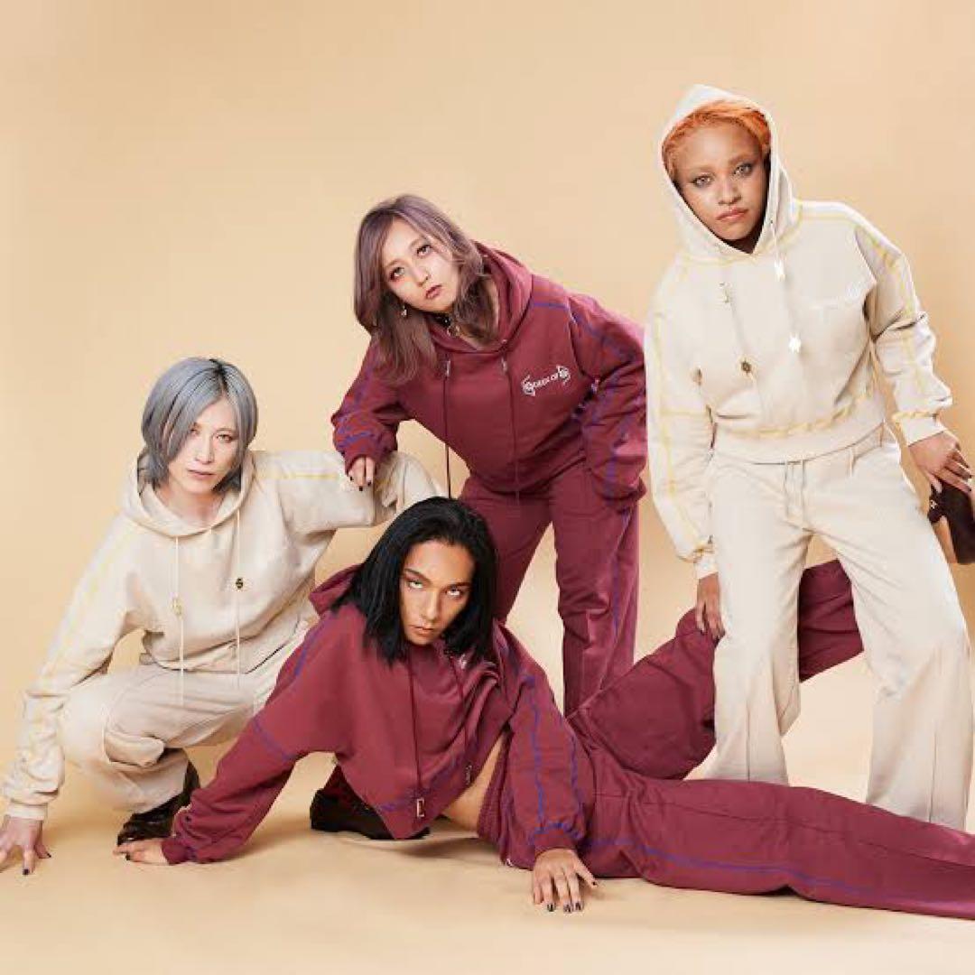 女王蜂 グッズ ジャージ 上下セット Mサイズ 赤 - メルカリ