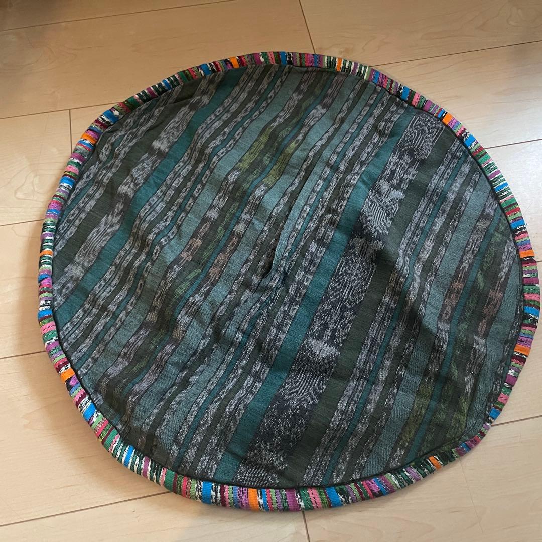 グアテマラ　刺繍　クッションカバー　① 丸　円形