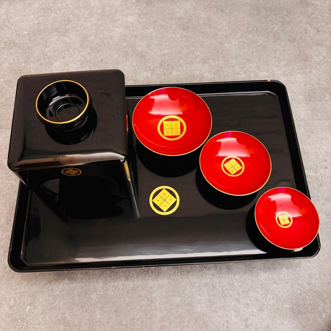 美品 黒塗豊岡漆器 盃付き三宝セット 結納 お正月 飾り 漆器 華工芸 四ツ揃