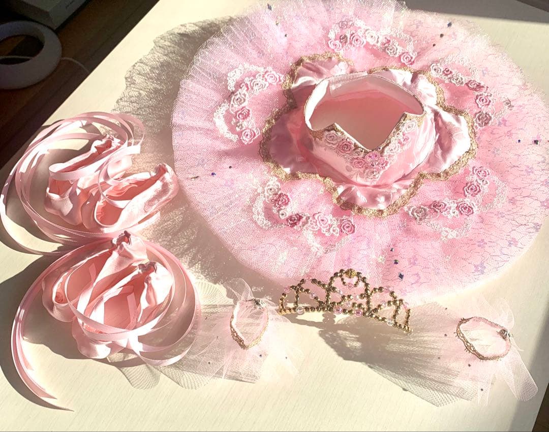 ステラルーコスチューム　バレエ衣装　ベビーピンクのチュチュとバレエシューズ