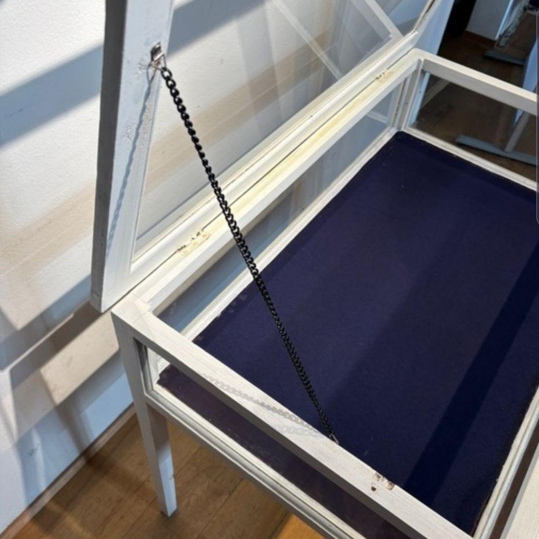 引き取り限定 アンティーク調 ディスプレイ ガラス テーブル アクセサリー