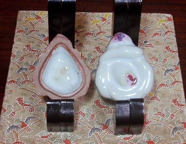 京焼・清水焼 二代 宇野宗甕作 玉椿香合 共箱 古物。