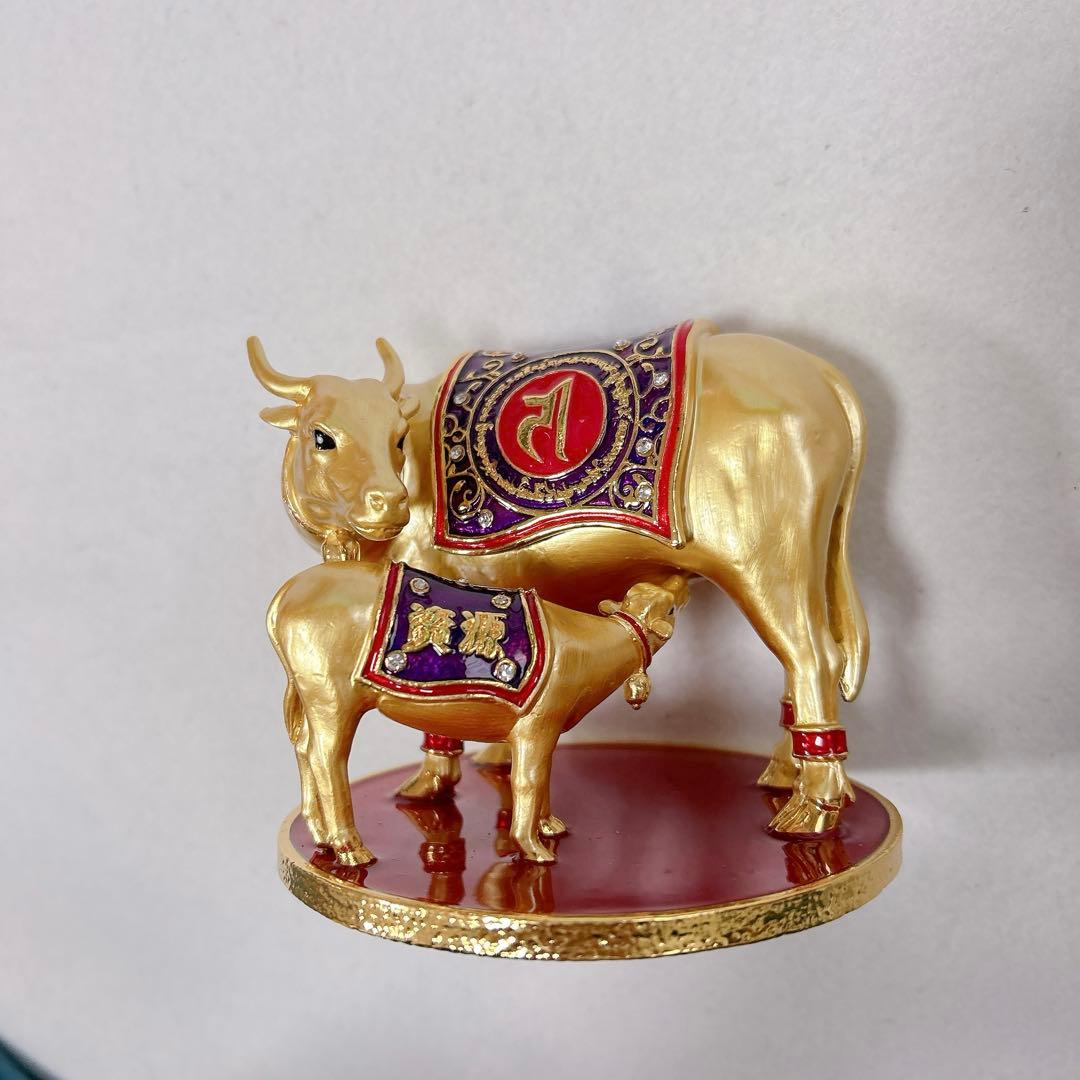 未使用　風水グッズ 風水置物 牛と子牛の像　ゴールド　COW 金色