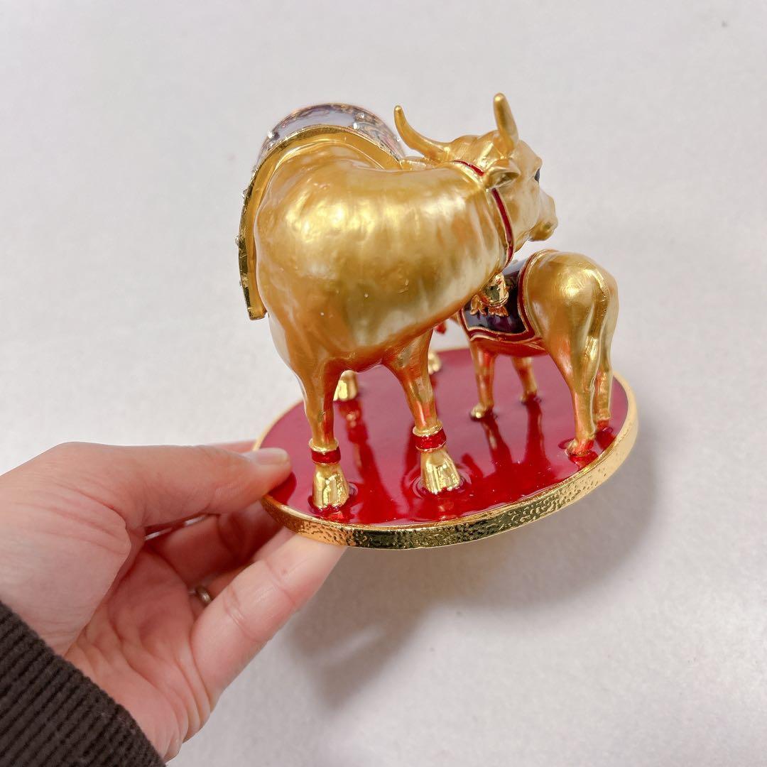 未使用　風水グッズ 風水置物 牛と子牛の像　ゴールド　COW 金色