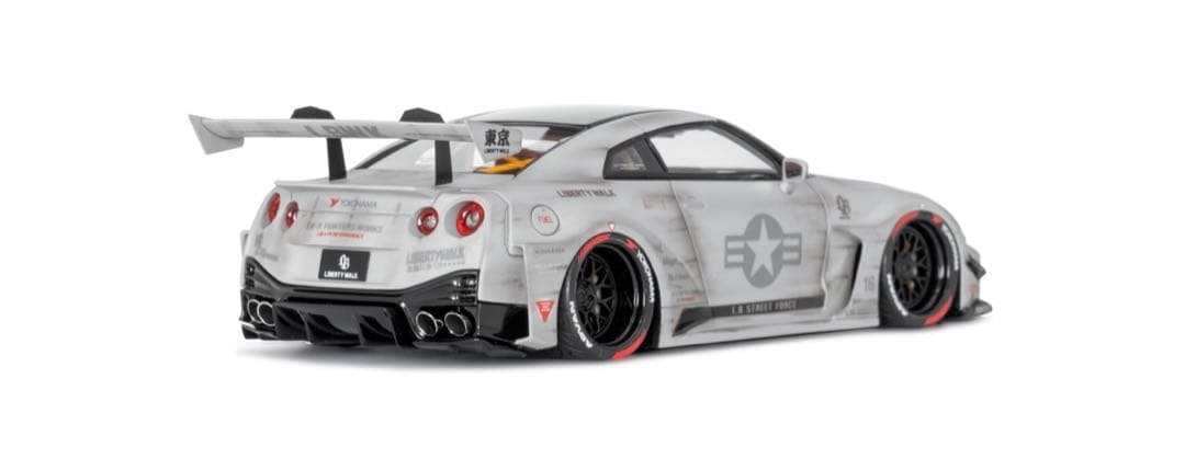 Liberty Walk Nissan GT-R ミニカー 1/43
