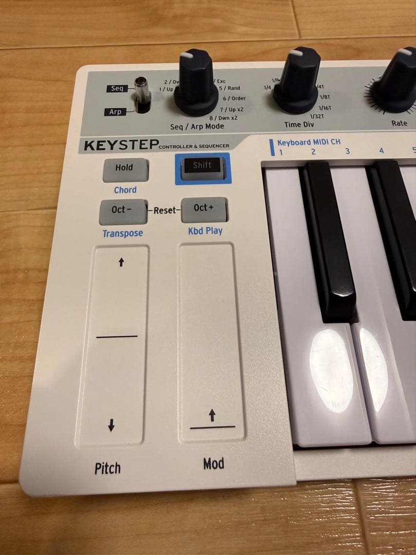 【極美品•動作確認済み】ARTURIA KEYSTEP MIDIキーボード