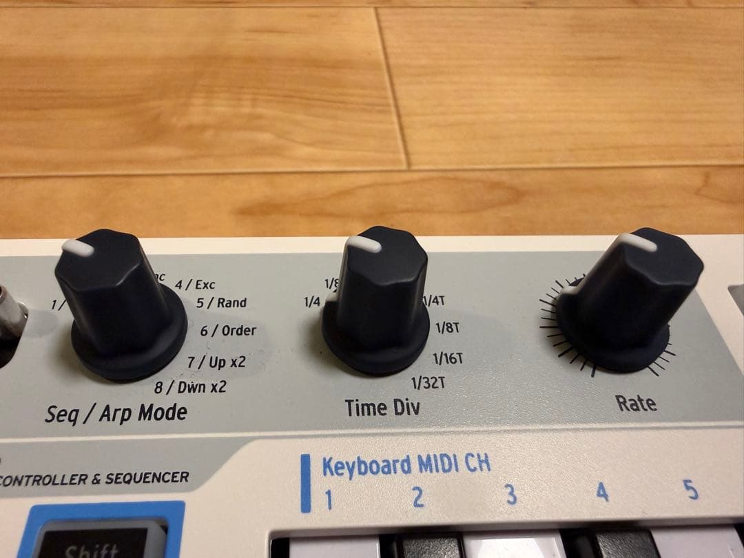 【極美品•動作確認済み】ARTURIA KEYSTEP MIDIキーボード