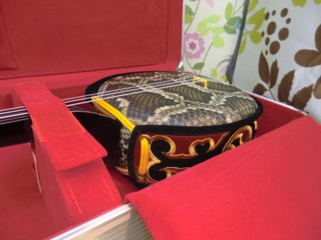 新品未使用　(送料無料)12.000円　沖縄三線専用　一丁入アルミハードケース