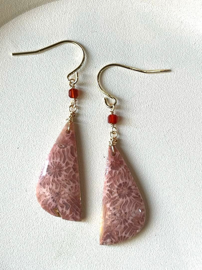 《1点限定》ピンクフォッシルコーラル＆カーネリアン＊ピアスorイヤリング