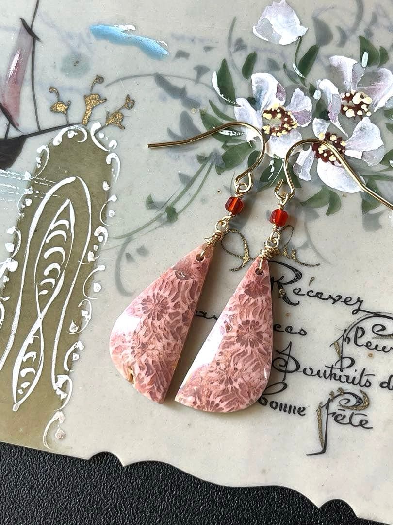 《1点限定》ピンクフォッシルコーラル＆カーネリアン＊ピアスorイヤリング