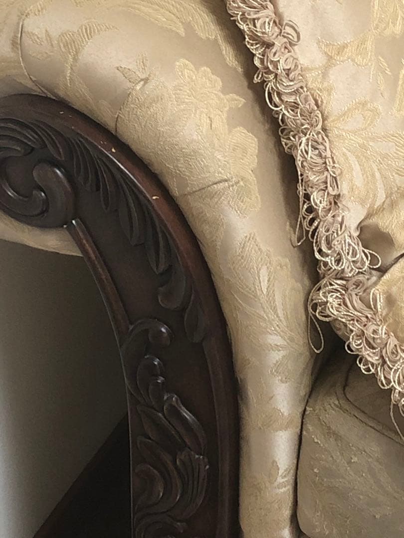 アシュレイ社♦️高級 ３人掛けソファ＋クッション３つ♦️三重県津市♦️引き取り 着払い