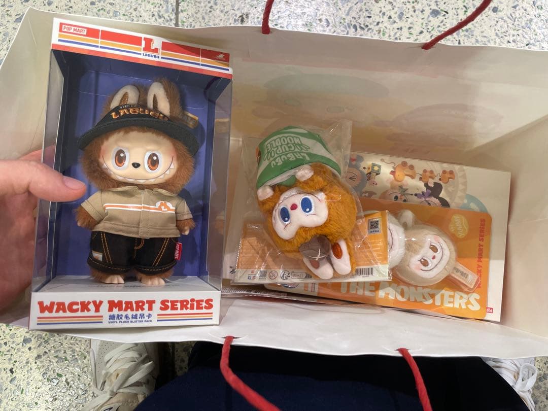 正規品 labubu ラブブ have a seatシークレット DUODUO - メルカリ