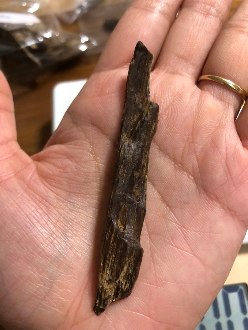 伽羅ベトナム産高品質沈香伽羅3g香木