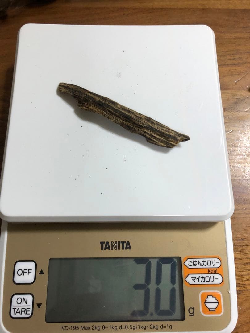 伽羅ベトナム産高品質沈香伽羅3g香木