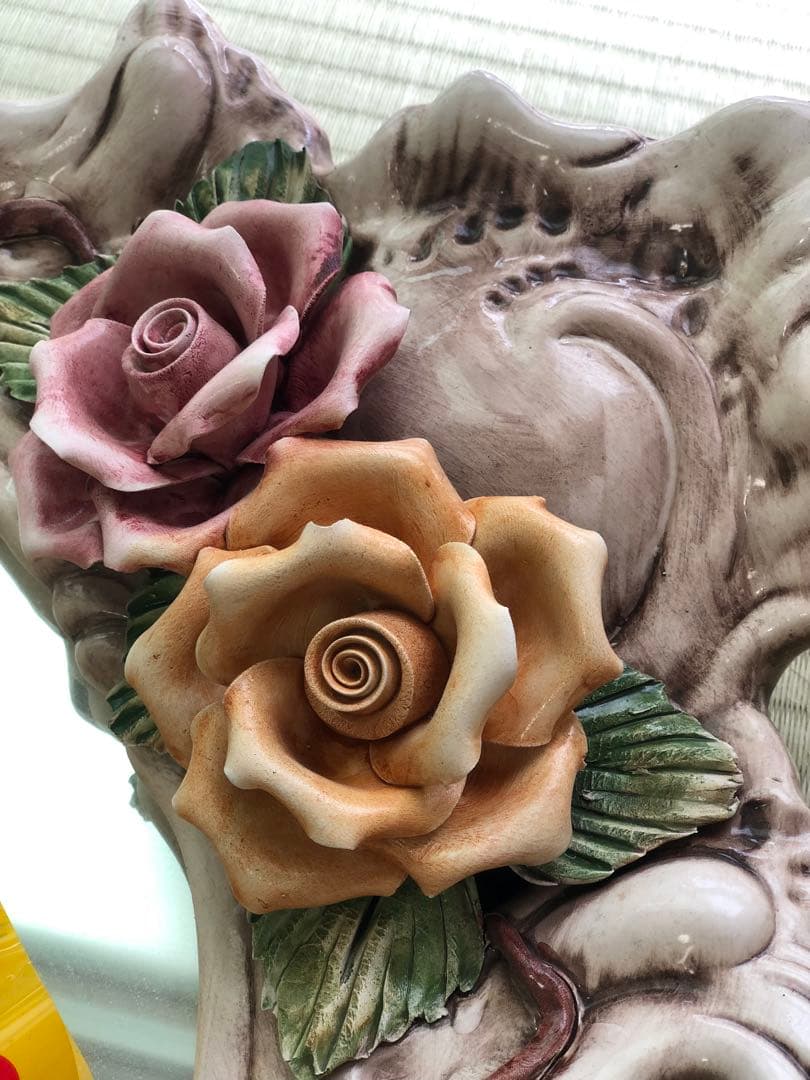 カポディモンテ　陶花　鏡　ウォールミラー　バラ　ローズ　イタリア製