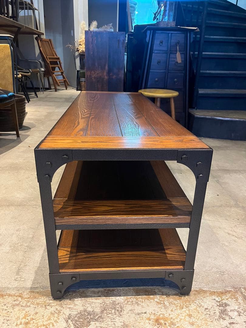 インダストリアルラック　テレビボード