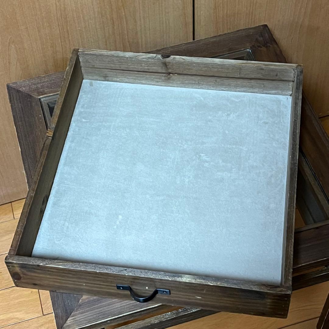 Salut! ディスプレイテーブル