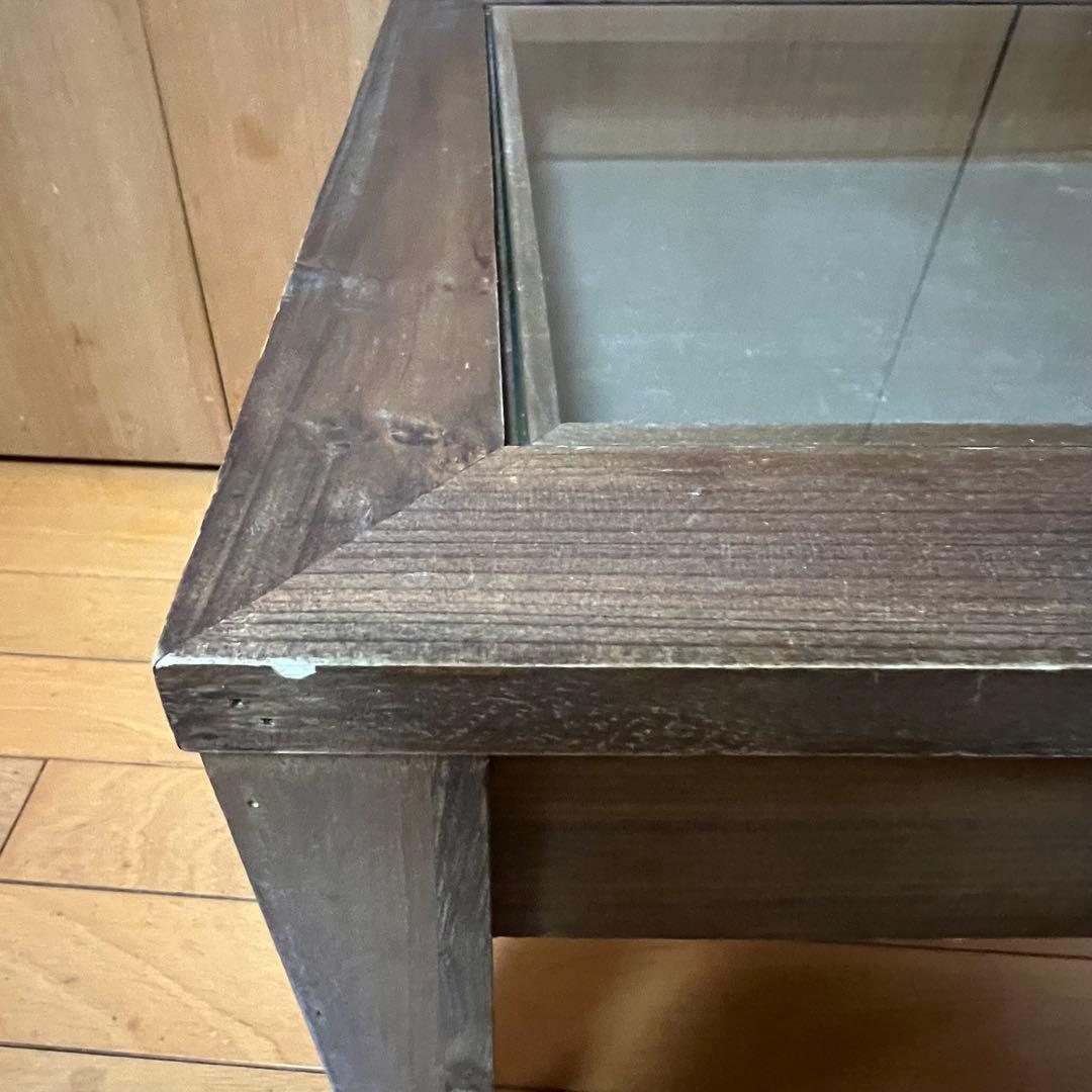 Salut! ディスプレイテーブル