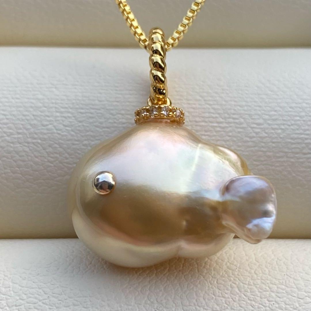 本真珠　南洋白蝶真珠ネックレストップ　魚18.8mmゴールドPT921