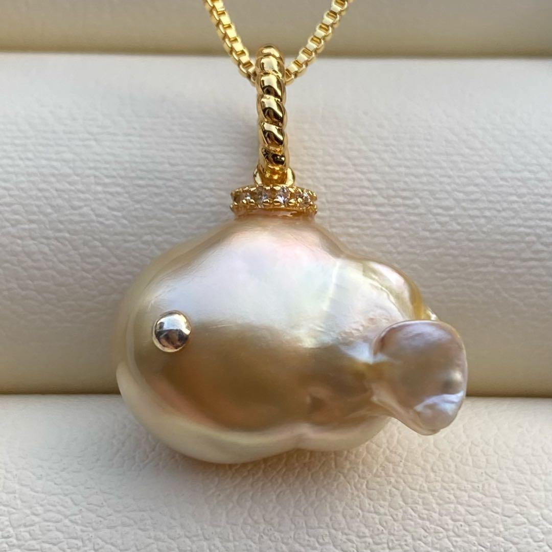 本真珠　南洋白蝶真珠ネックレストップ　魚18.8mmゴールドPT921