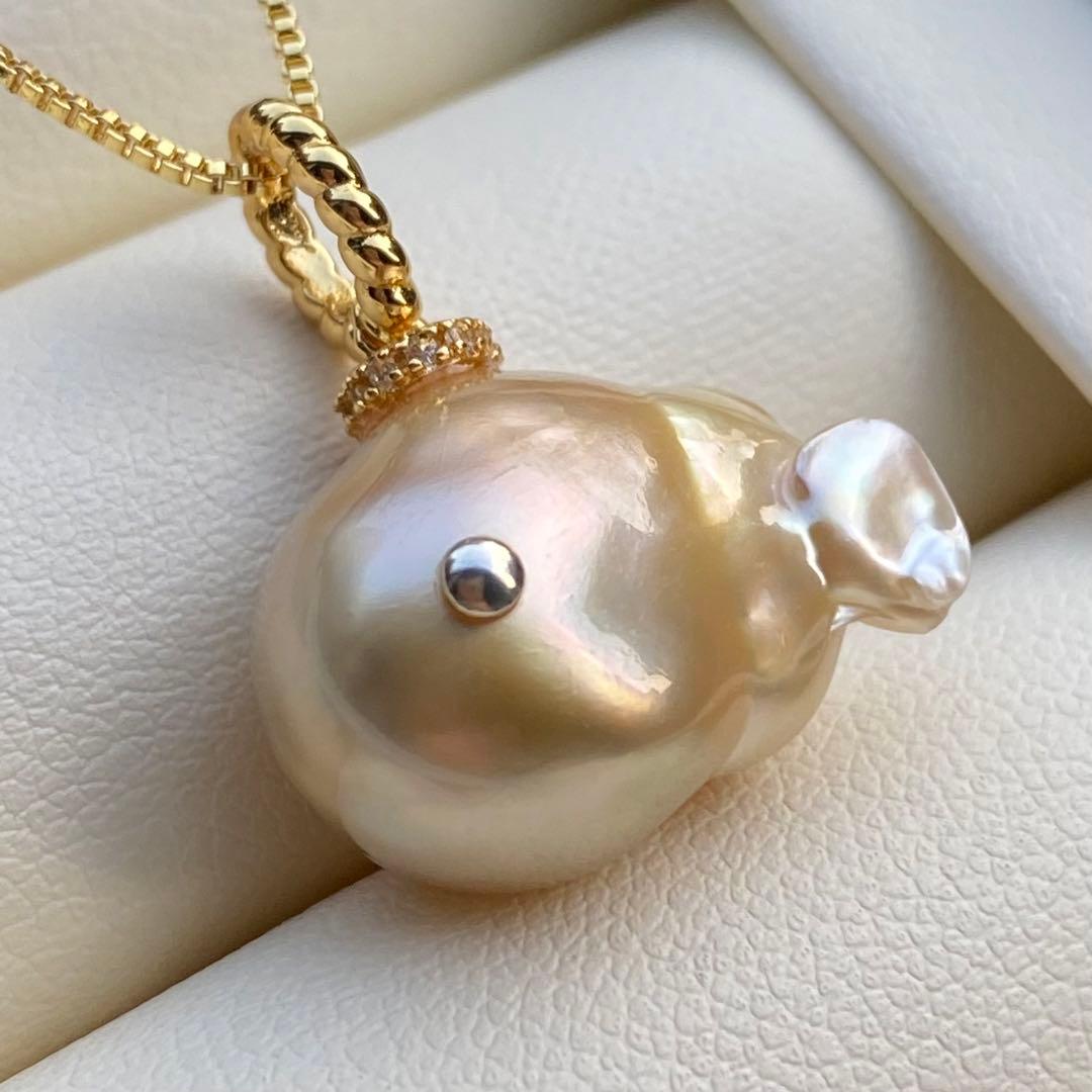 本真珠　南洋白蝶真珠ネックレストップ　魚18.8mmゴールドPT921