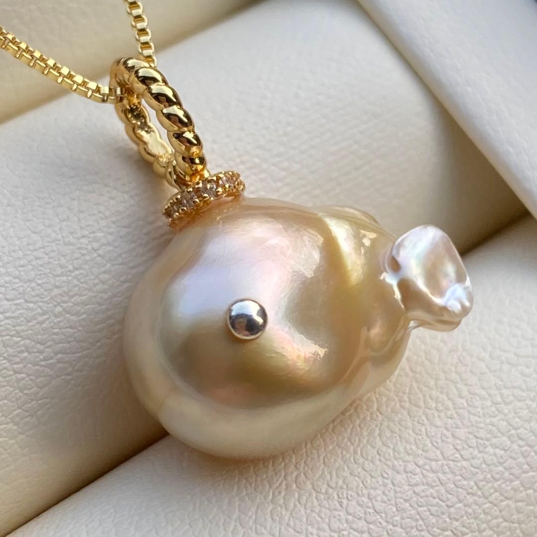 本真珠　南洋白蝶真珠ネックレストップ　魚18.8mmゴールドPT921