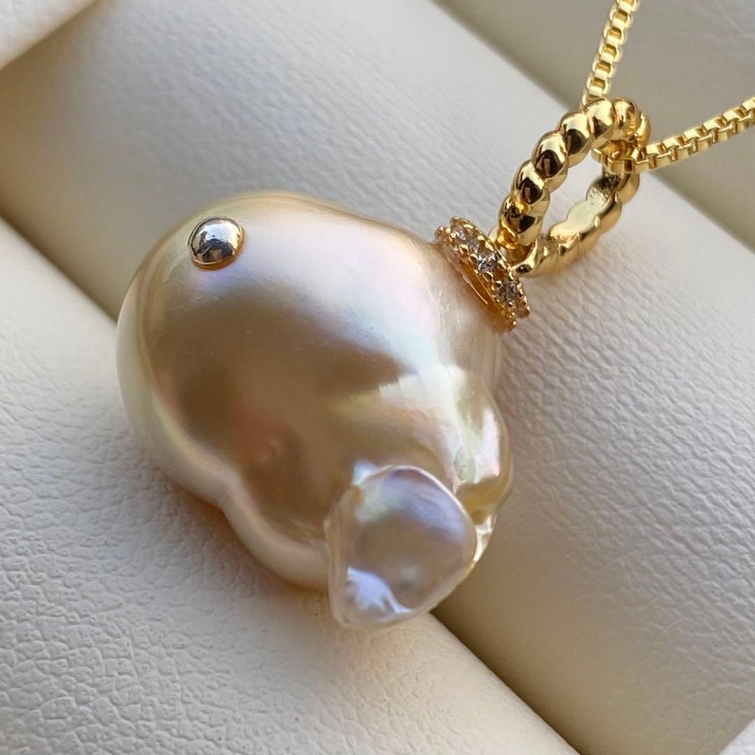 本真珠　南洋白蝶真珠ネックレストップ　魚18.8mmゴールドPT921