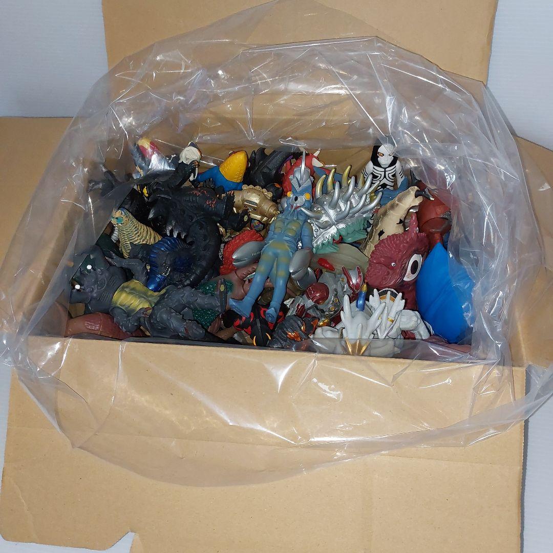 ウルトラマン ウルトラ怪獣500まとめ売り！36体 ソフビ - メルカリ