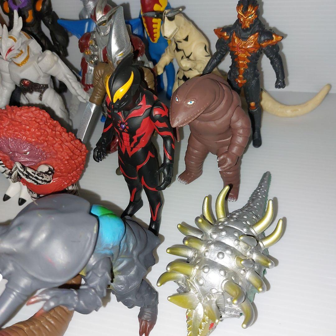 ウルトラマン ウルトラ怪獣500まとめ売り！36体 ソフビ - メルカリ