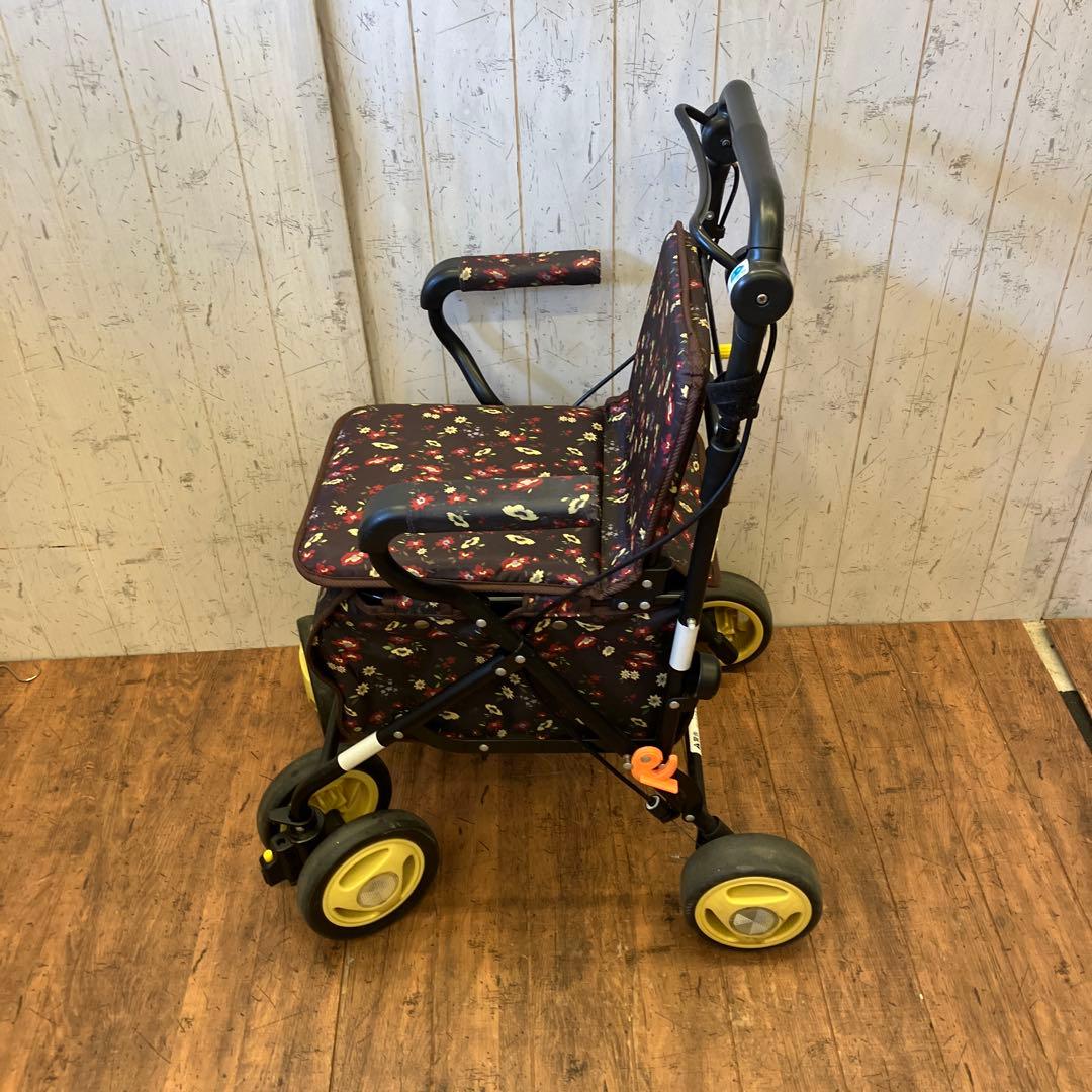 幸和 シルバーカー TacaoF 花柄 シルバーカー 座れる シニア 歩行補助