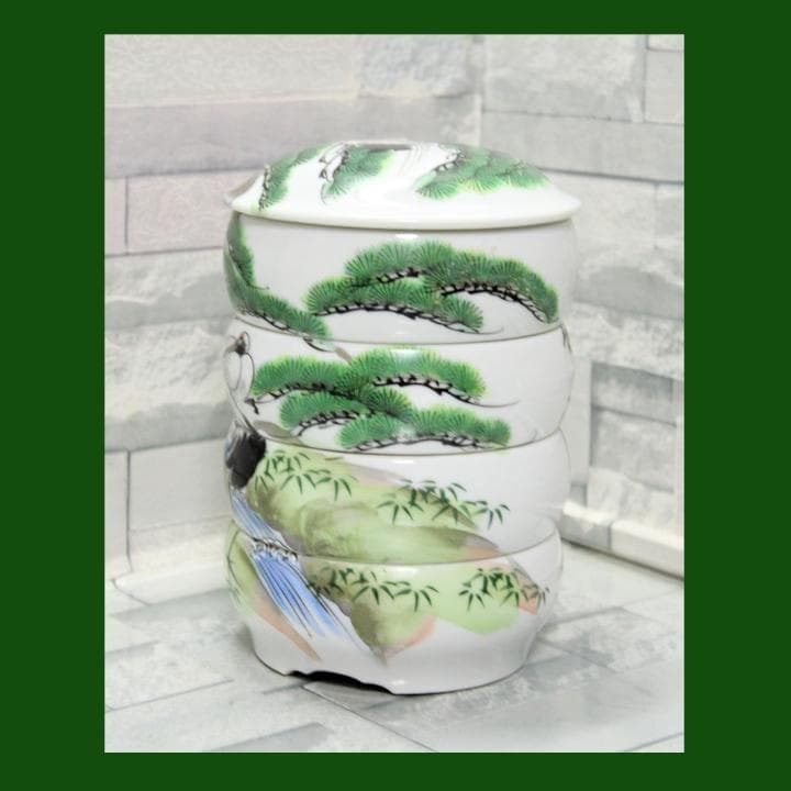 □ 希少 □ 九谷焼 壽峰窯 祝い膳 吉祥鶴松絵巻 円満 陶製丸重箱①