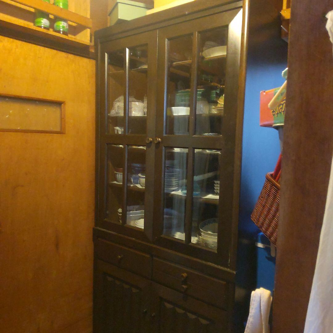 ブラウン食器棚（送料込みですよ！）