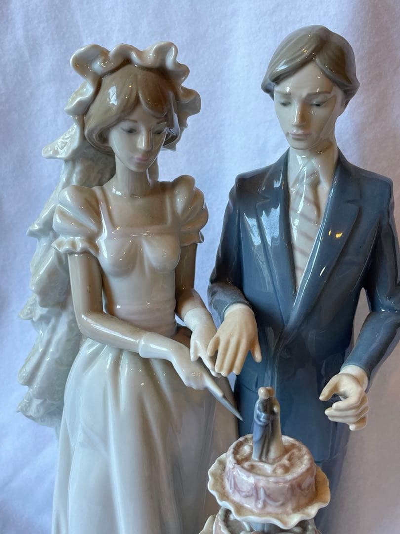 リヤドロ（LLADRÓ）5587 ウェディングケーキ