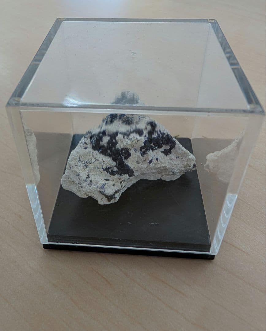 逸見石　ヘンミライト　鉱石