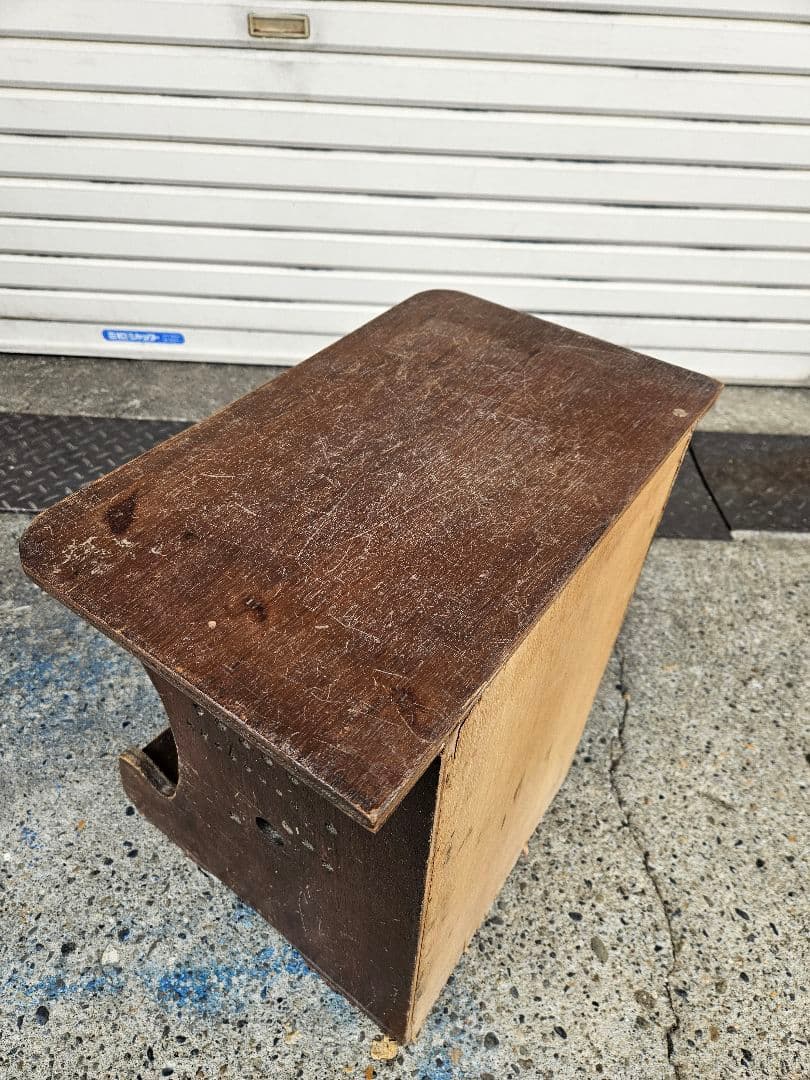 日本のアンティーク 古い飾り棚 木製 花台 サイドテーブル レターラック 本棚