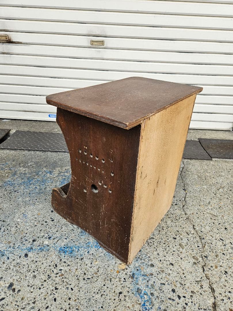 日本のアンティーク 古い飾り棚 木製 花台 サイドテーブル レターラック 本棚