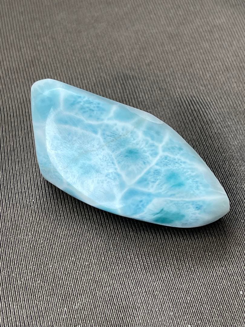 天然石☆ラリマー原石②４８mm×２１ｍｍ☆ラリマーらしい模様が美しい模様！！