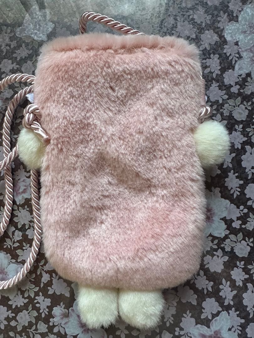 ファンシーアラモード うさぎ　ポシェット①