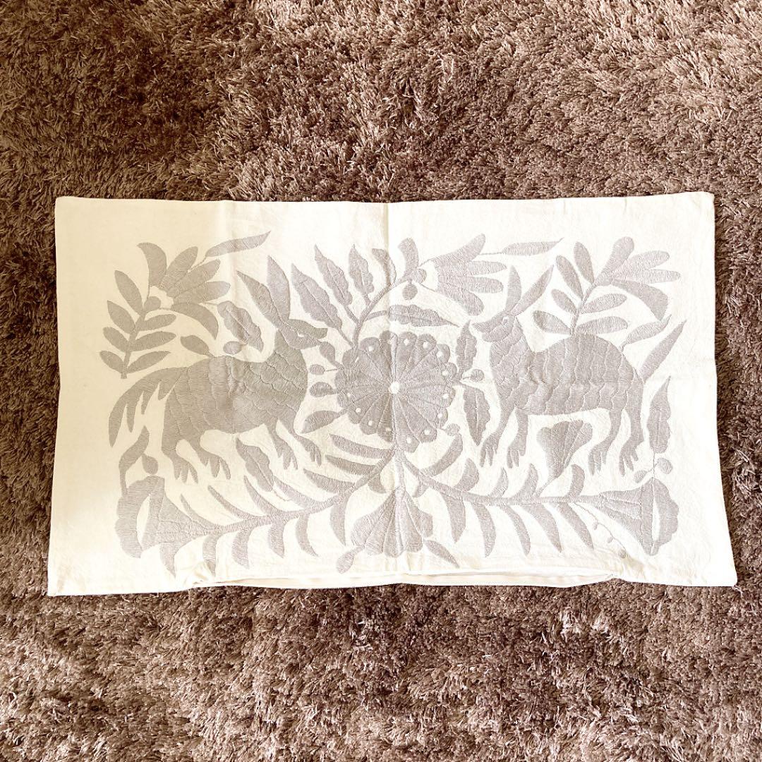 新品＊クッションカバー＊大きい＊グレー＊動物＊植物＊花＊オトミ刺繍＊メキシコ雑貨