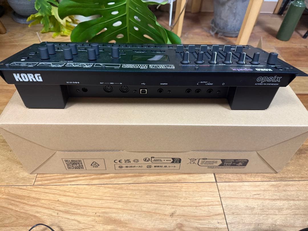 新品同様　KORG opsix module シンセサイザー