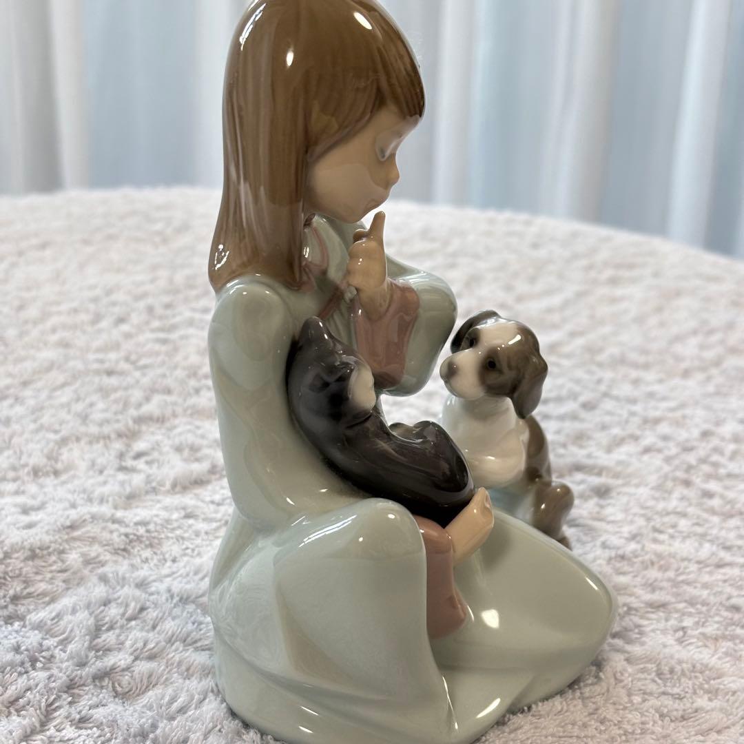 リヤドロ フィギュアリン ヴィンテージ 「ネコのお昼寝」＃5640