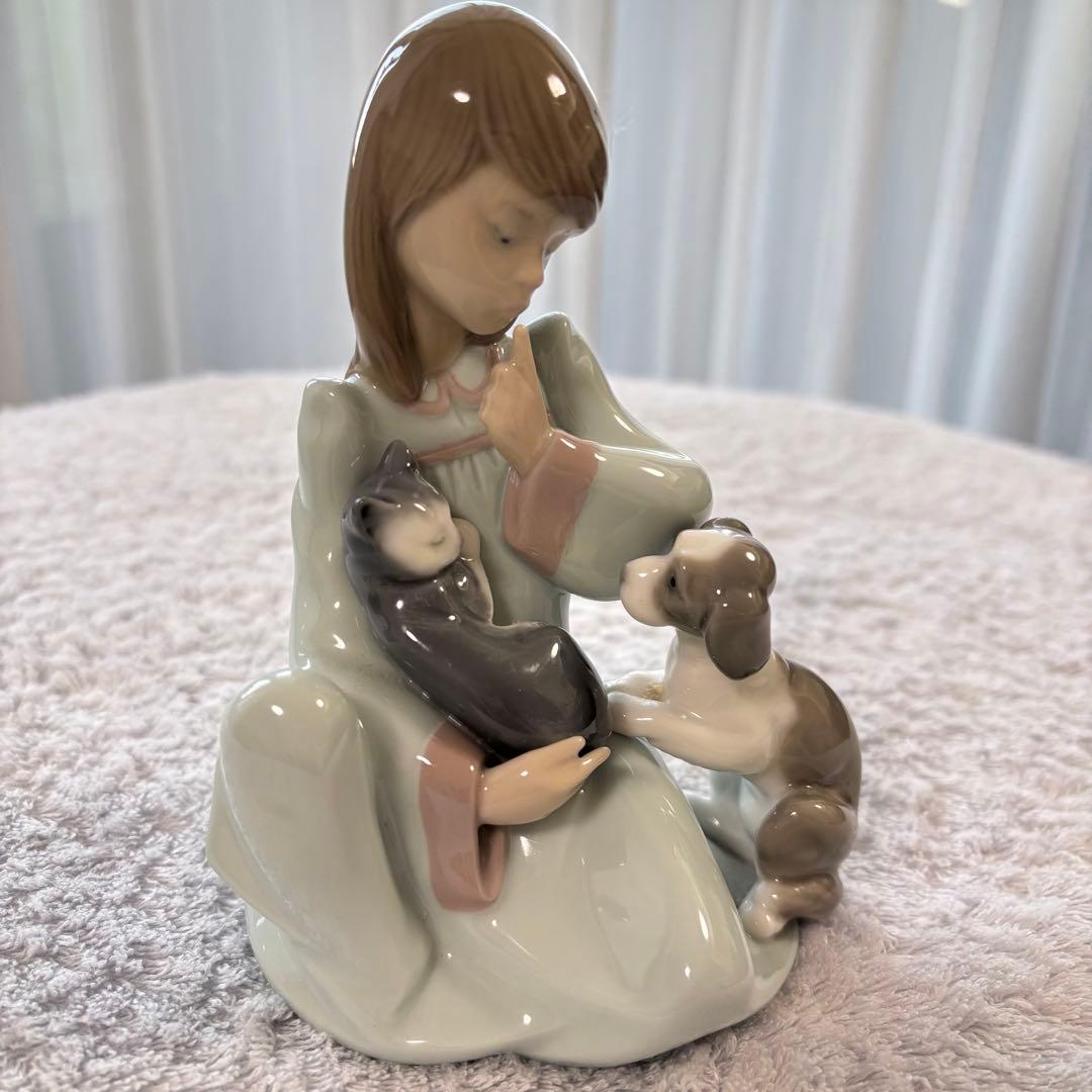 リヤドロ フィギュアリン ヴィンテージ 「ネコのお昼寝」＃5640