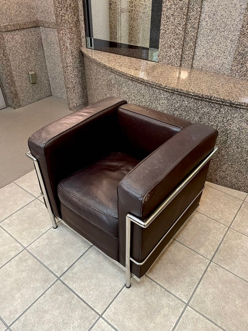 ル・コルビュジェ　LC2 ダークブラウン1P1人掛け　ル・コルビジェ C