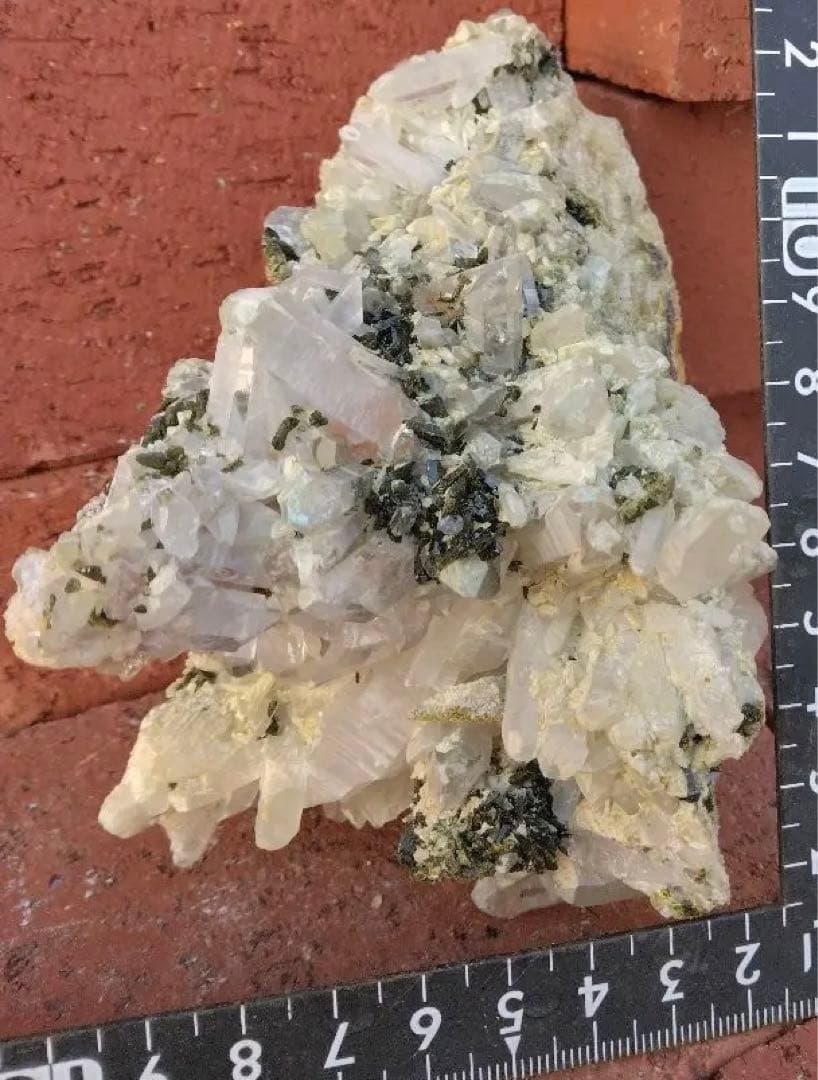 水晶 エピドート 共生クラスター900g　-mt500