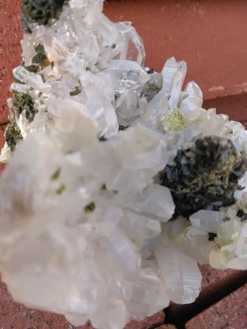 水晶 エピドート 共生クラスター900g　-mt500