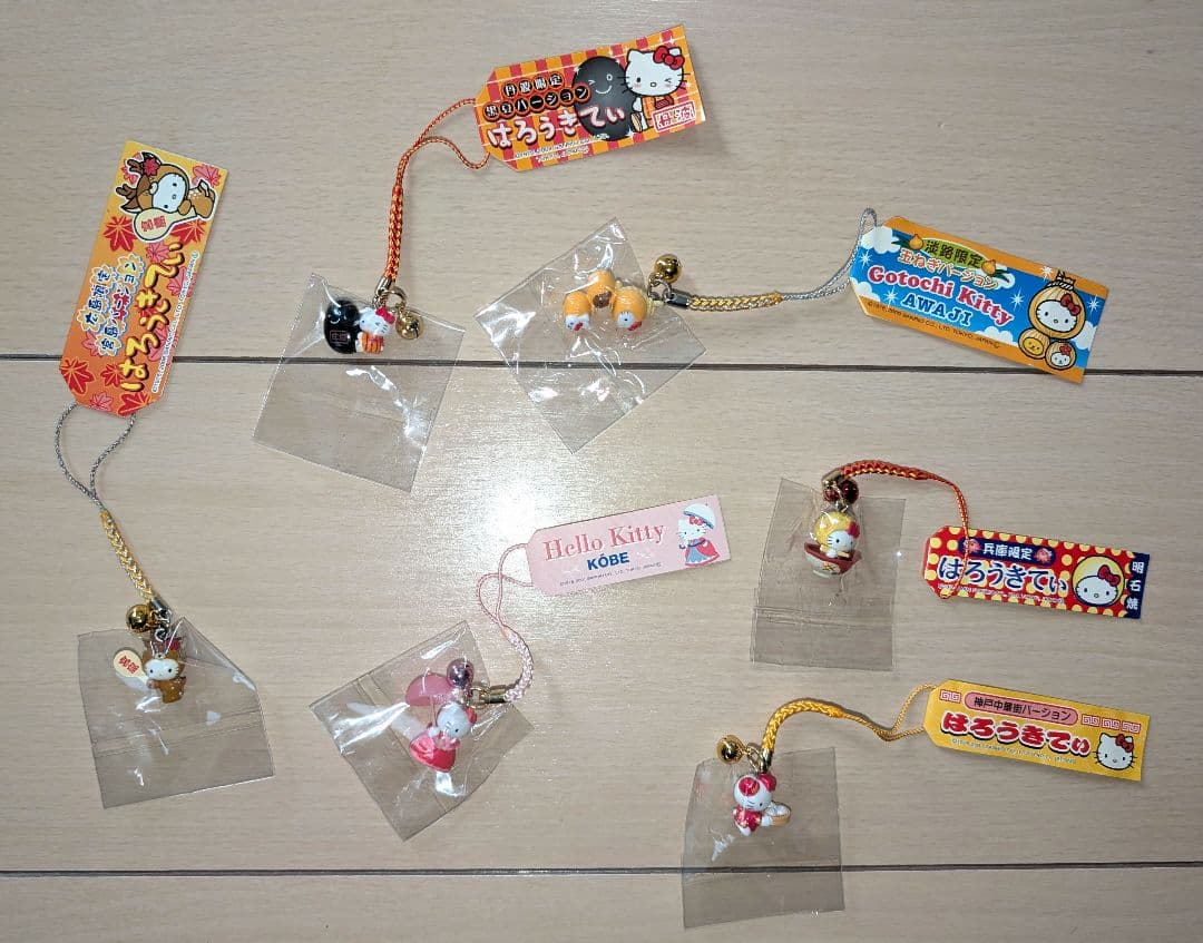 ハローキティ ご当地根付ストラップ 90個