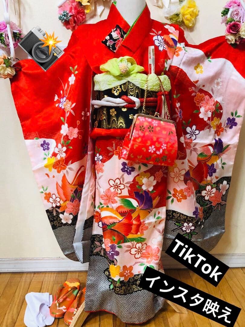 七五三7歳❣️人気赤地黒ぼかし柄❣️古典柄鴛鴦花々金彩煌びやか際立つ完全フルセット❣️