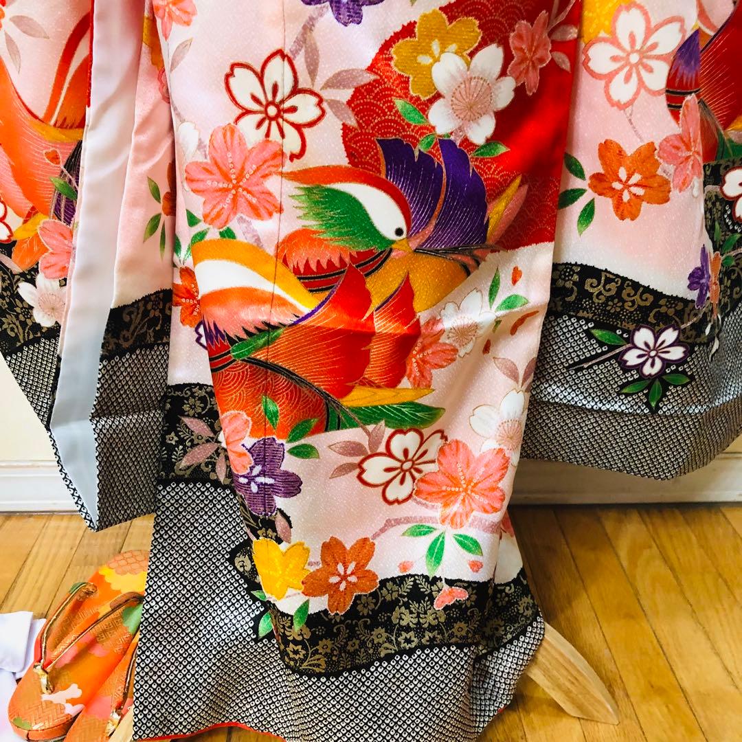 七五三7歳❣️人気赤地黒ぼかし柄❣️古典柄鴛鴦花々金彩煌びやか際立つ完全フルセット❣️